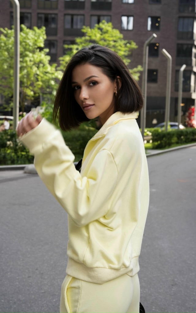 Спортивный костюм 23057438