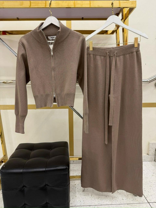 Спортивный костюм 23058523