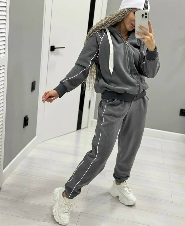 Спортивный костюм 23062825