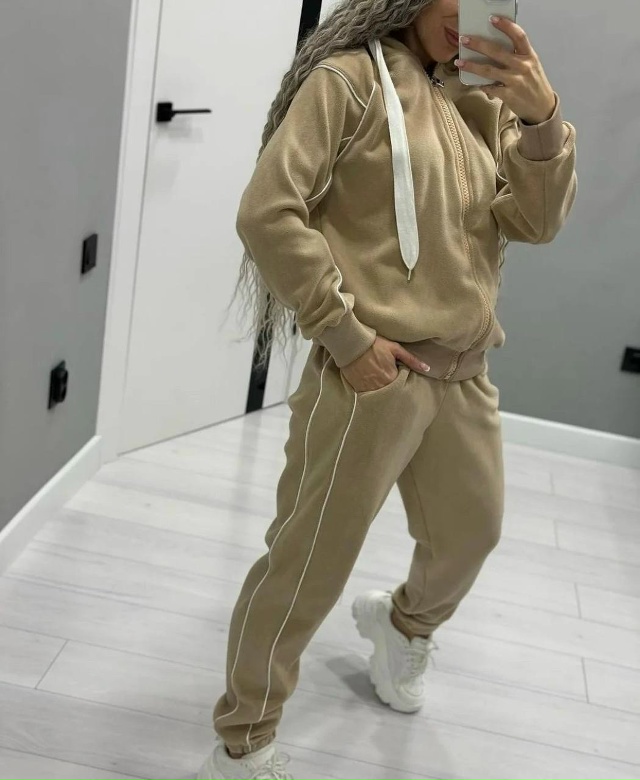 Спортивный костюм 23062825