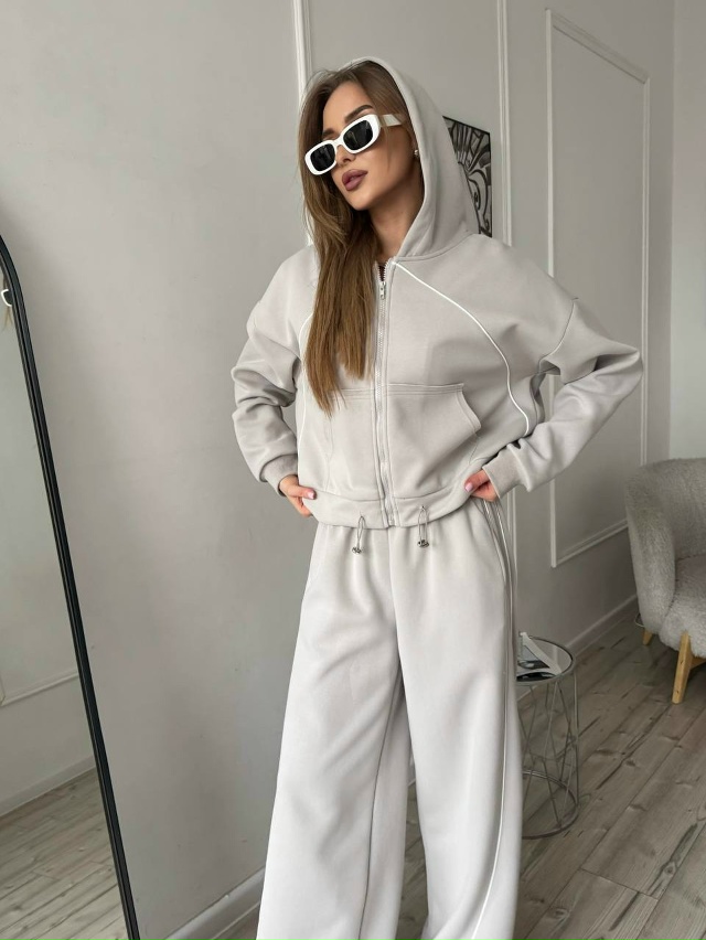 Спортивный костюм 23065398