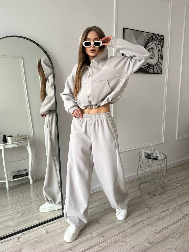 Спортивный костюм 23065398