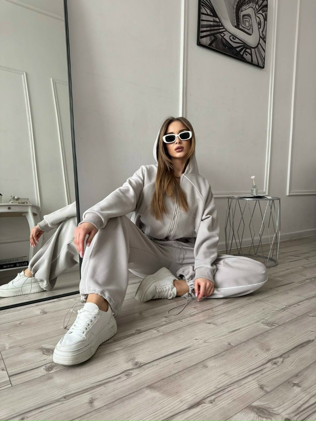 Спортивный костюм 23065398