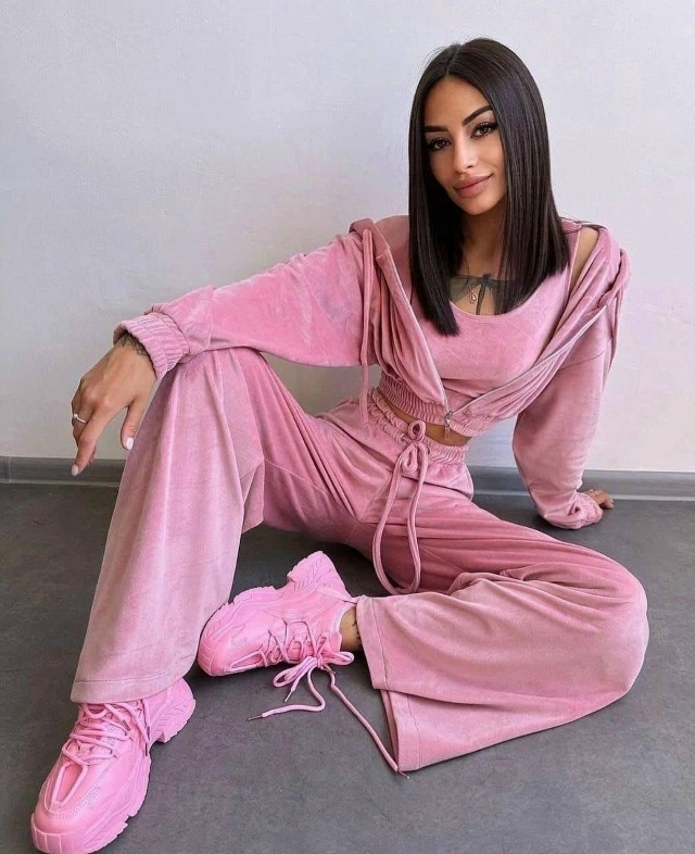 Спортивный костюм 23069945