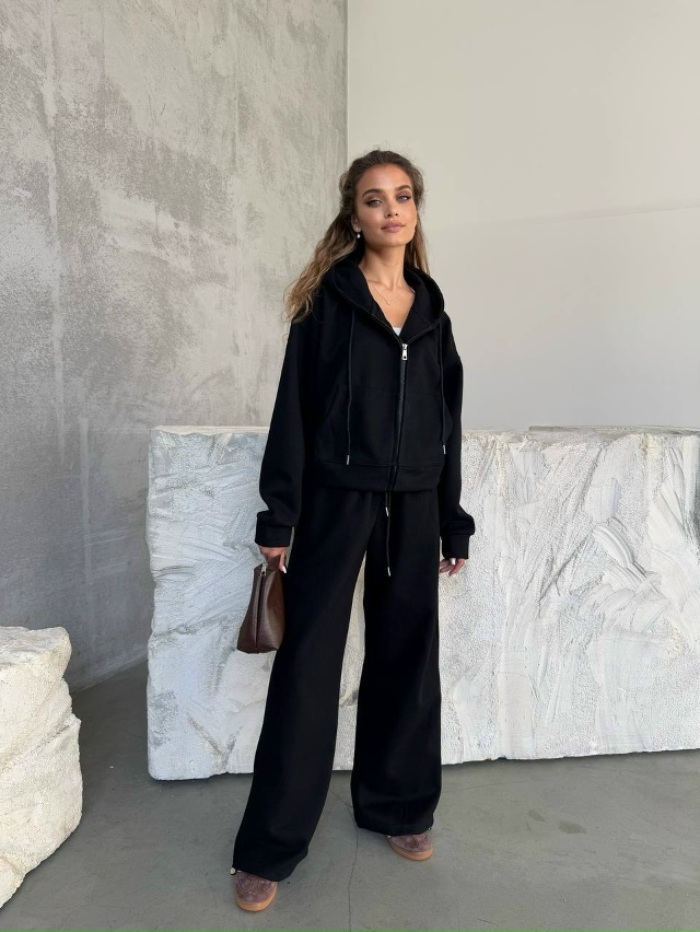 Спортивный костюм 23070950