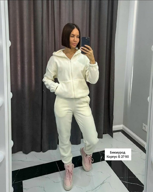 Спортивный костюм 23073974