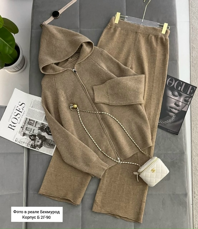 Спортивный костюм 23073916