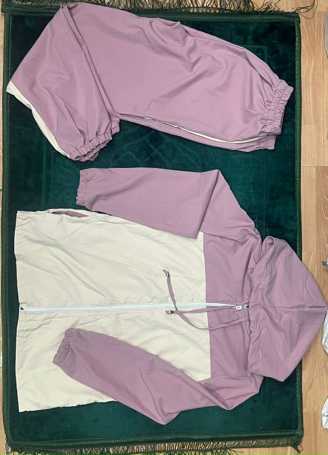 Спортивный костюм 23076659