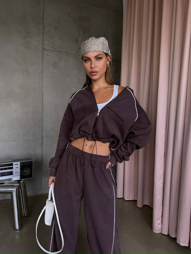 Спортивный костюм 23075850