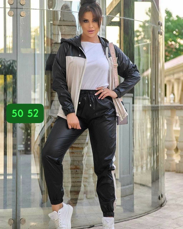 Спортивный костюм 23076659