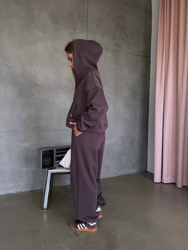 Спортивный костюм 23075936