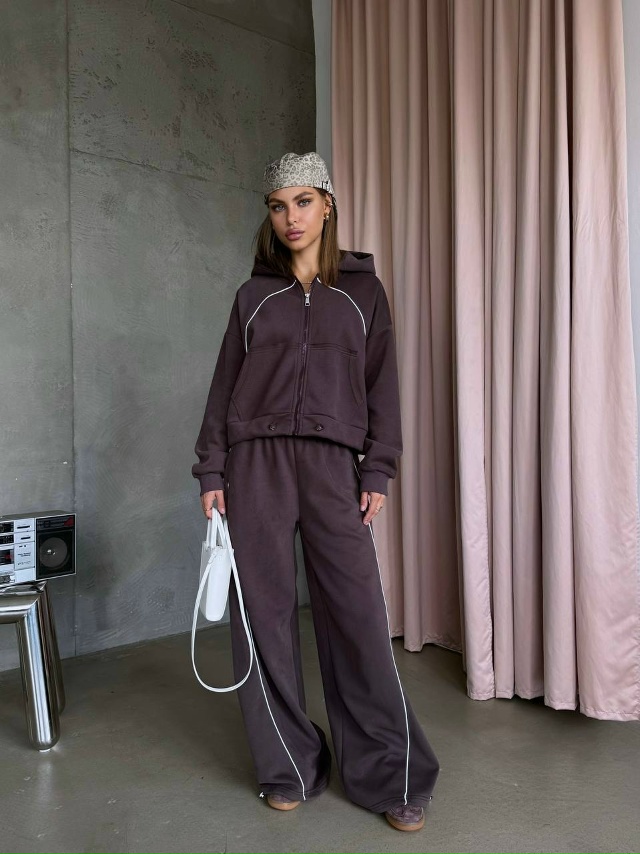 Спортивный костюм 23075850