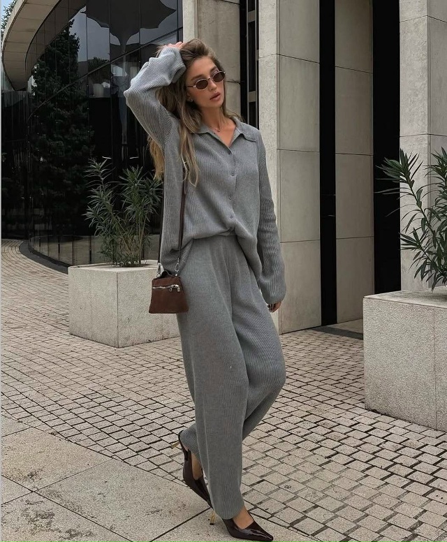 Спортивный костюм 23083862