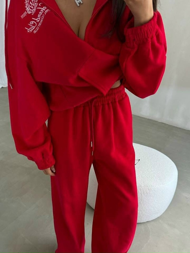 Спортивный костюм 23089345