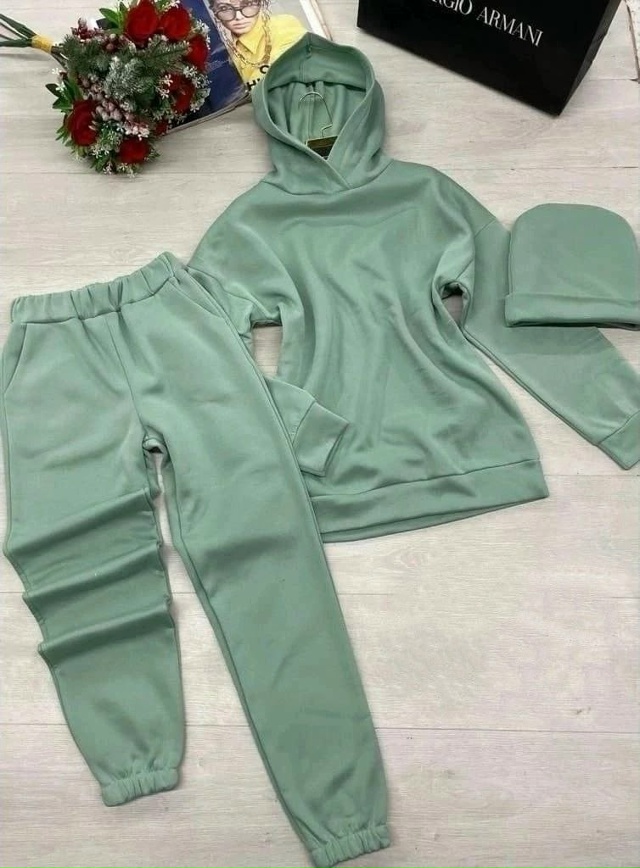 Спортивный костюм 23090981