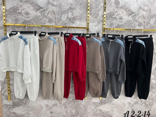 Спортивный костюм 23103491