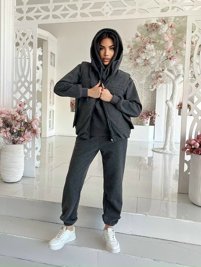 Спортивный костюм 23105452