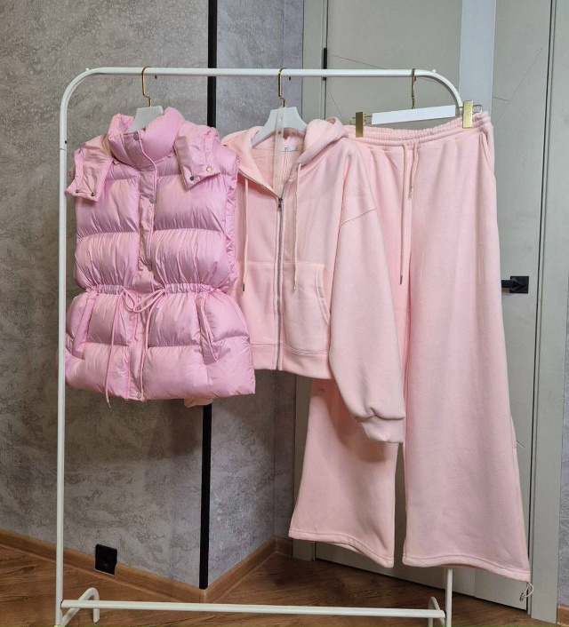 Спортивный костюм 23105449