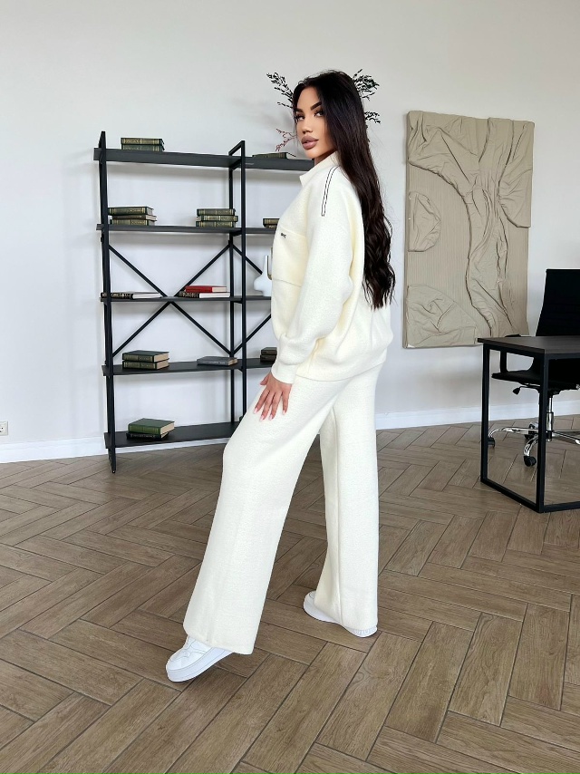 Спортивный костюм 23105455