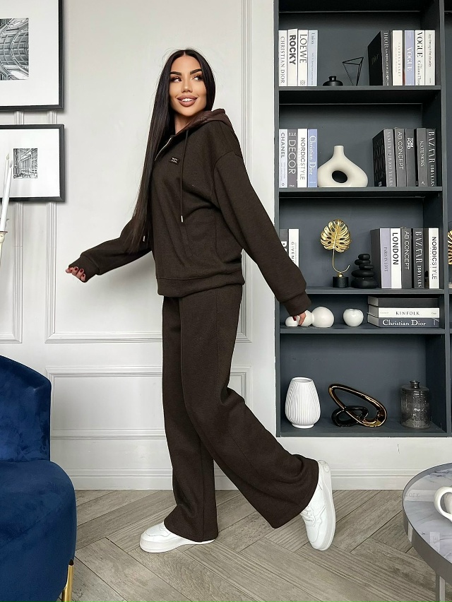 Спортивный костюм 23110617