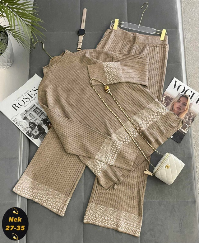 Костюм 23114349