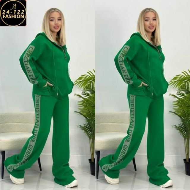 Спортивный костюм 23113940