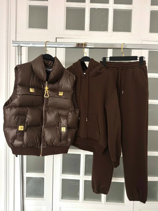 Спортивный костюм 23116342