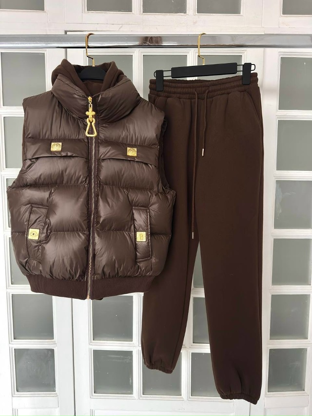 Спортивный костюм 23116342