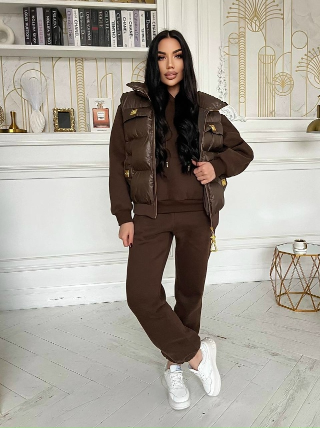 Спортивный костюм 23116342