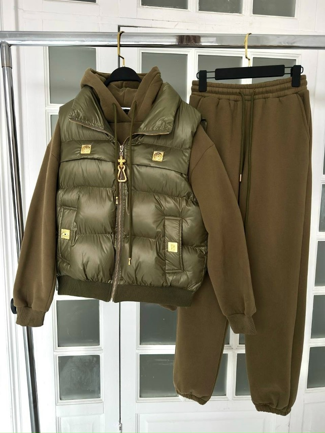 Спортивный костюм 23116343