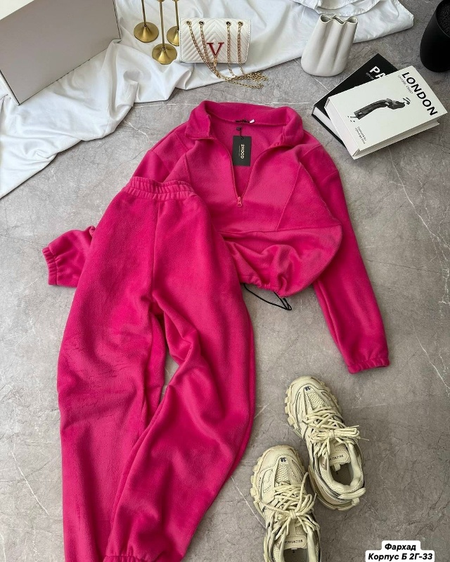 Спортивный костюм 23117987