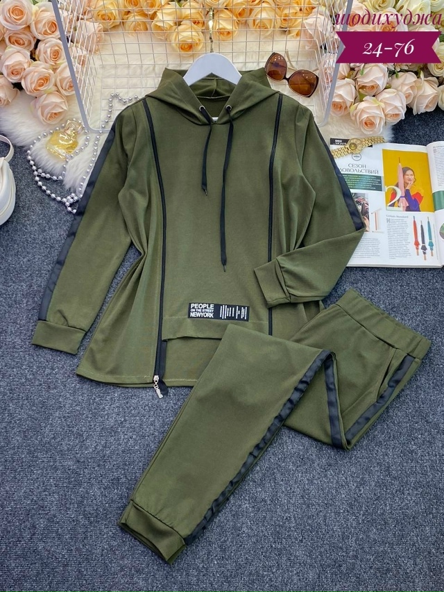 Спортивный костюм 23120056