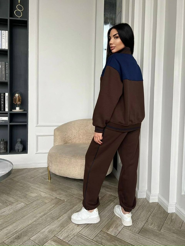 Спортивный костюм 23122695