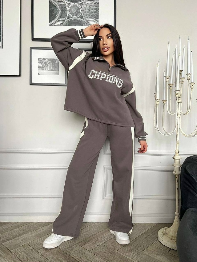 Спортивный костюм 23122696