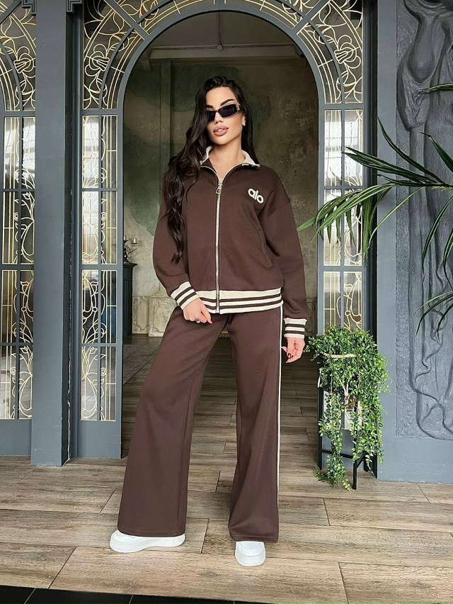 Спортивный костюм 23122694