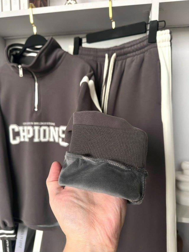 Спортивный костюм 23122696