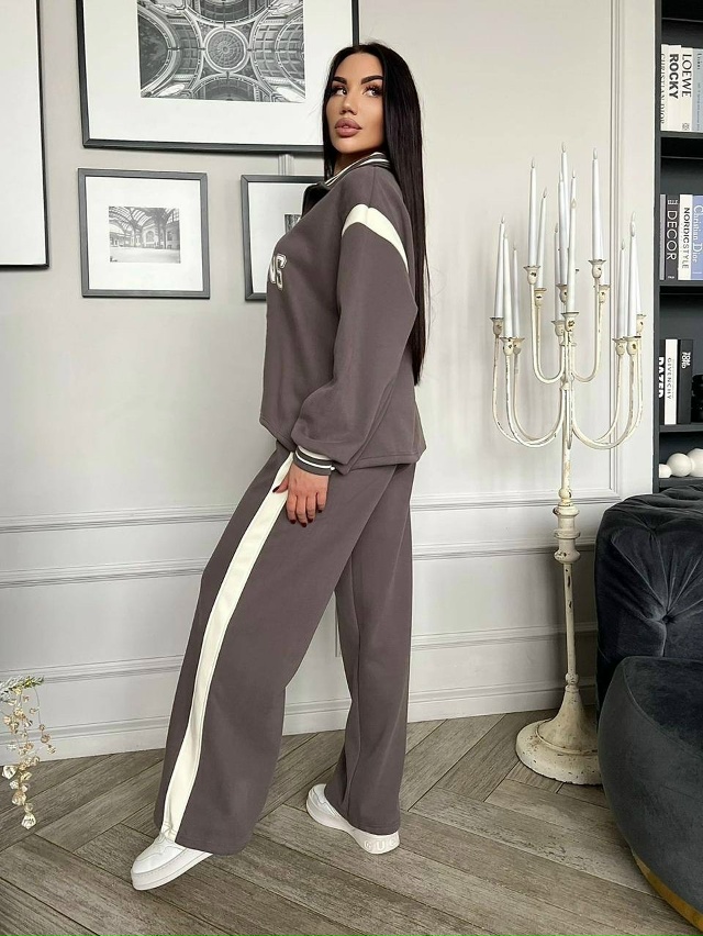 Спортивный костюм 23122696