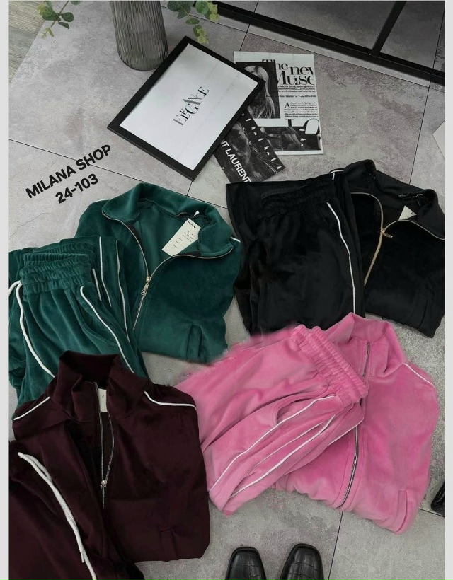 Спортивный костюм 23124285