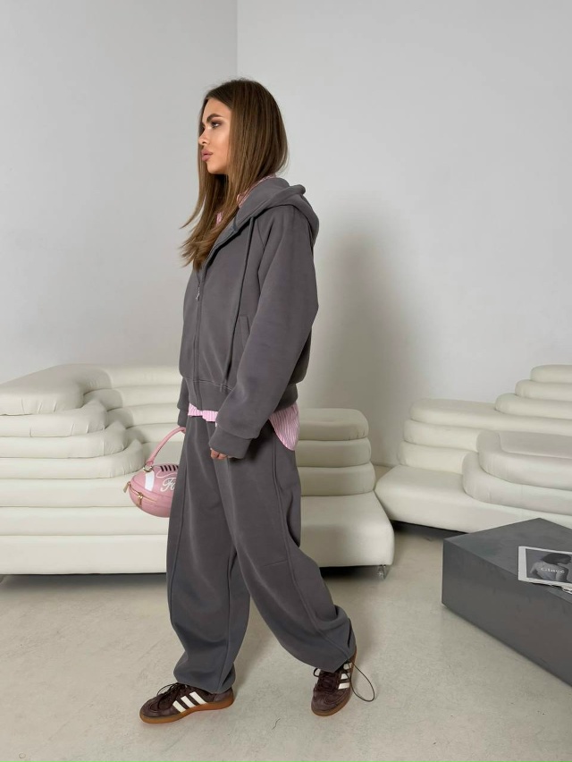 Спортивный костюм 23127765