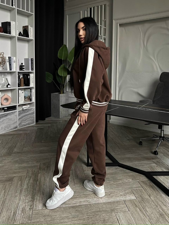 Спортивный костюм 23130077