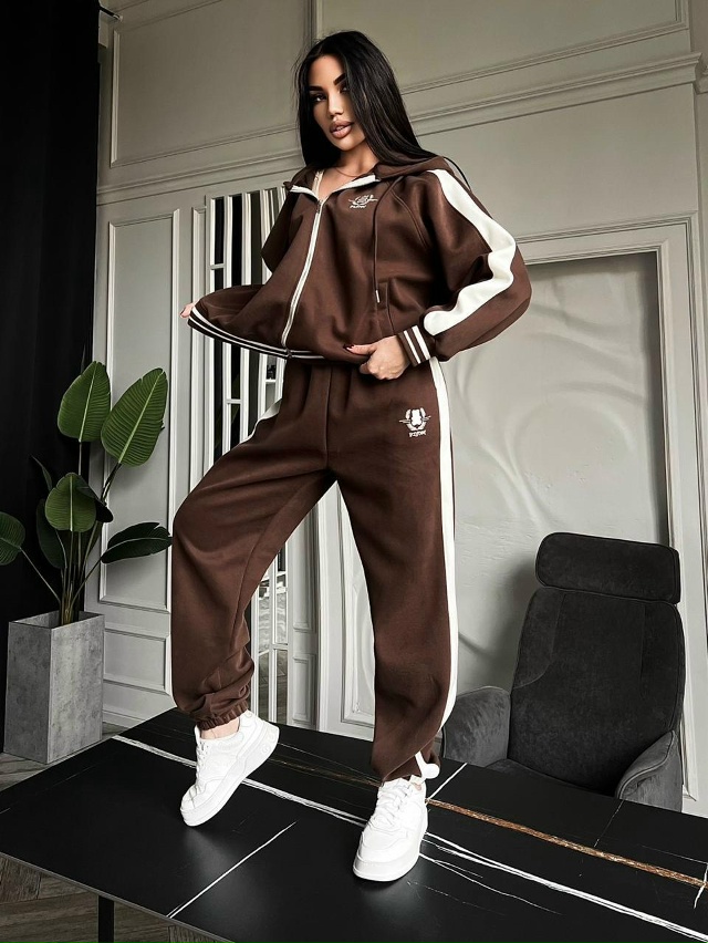 Спортивный костюм 23130077