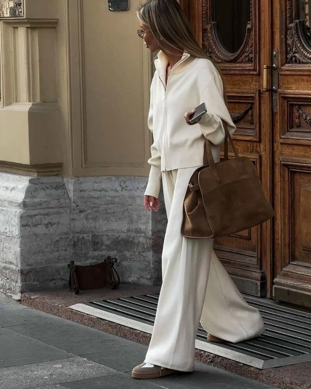 Спортивный костюм 23130182