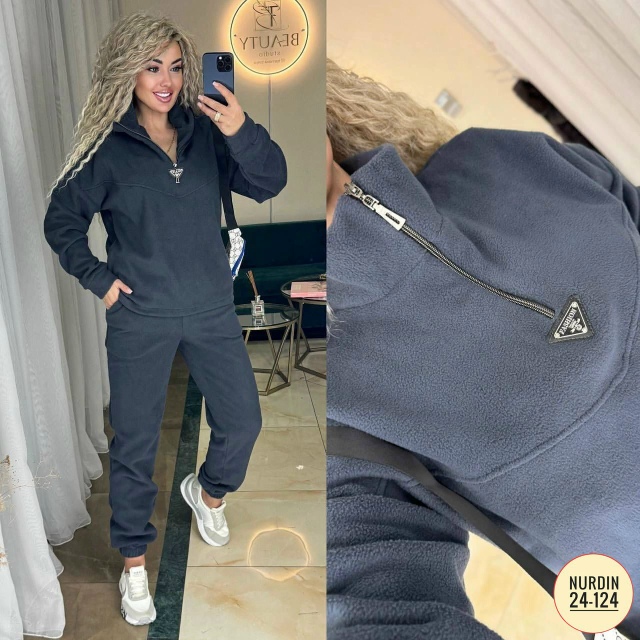 Спортивный костюм 23130770