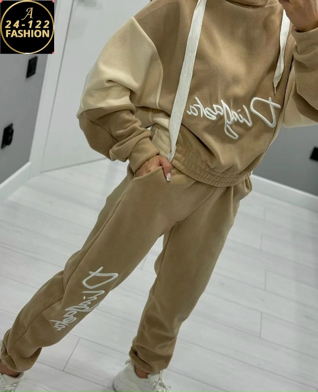 Спортивный костюм 23132386