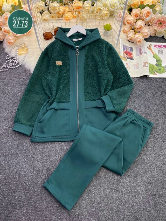 Спортивный костюм 23133354