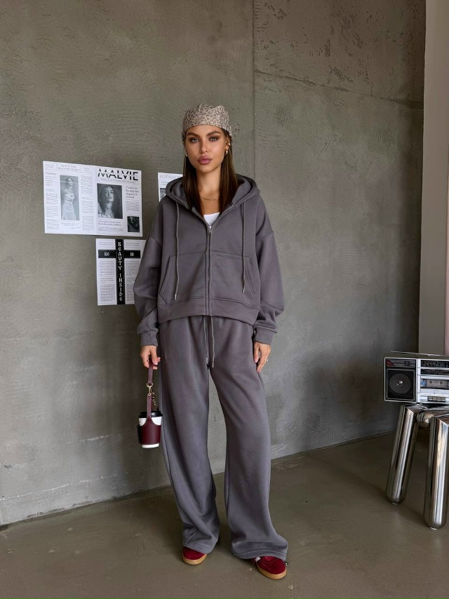 Спортивный костюм 23134822