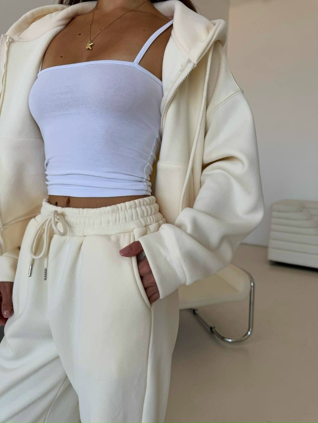 Спортивный костюм 23134823