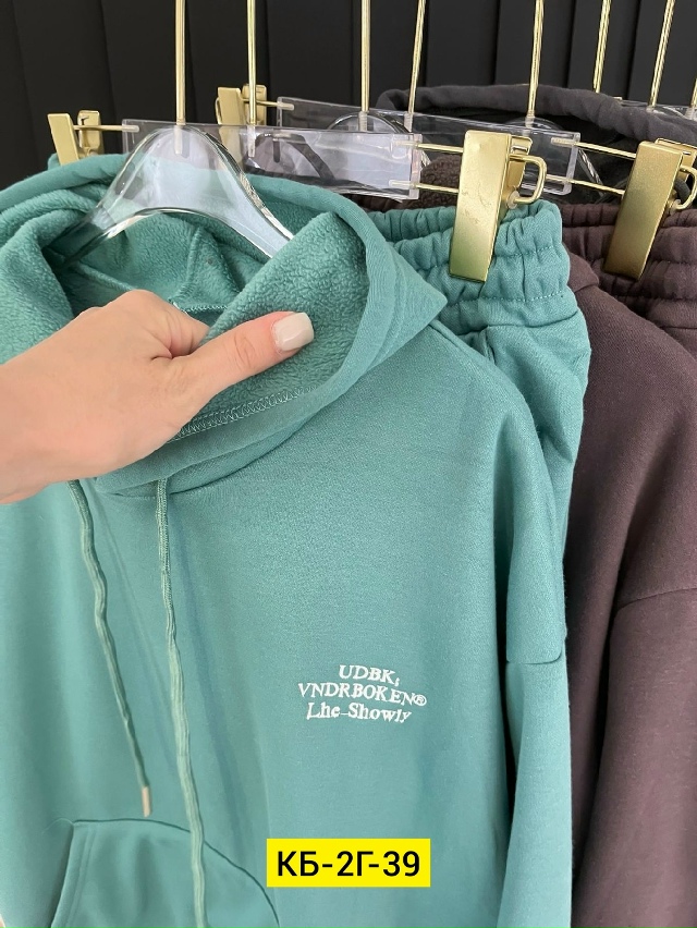 Спортивный костюм 23135262