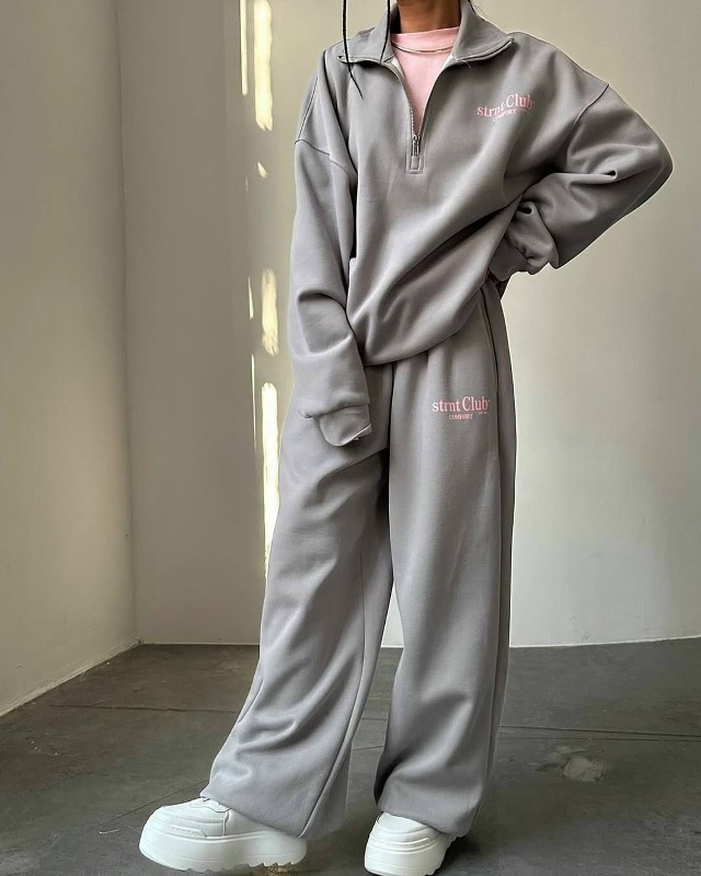 Спортивный костюм 23135929