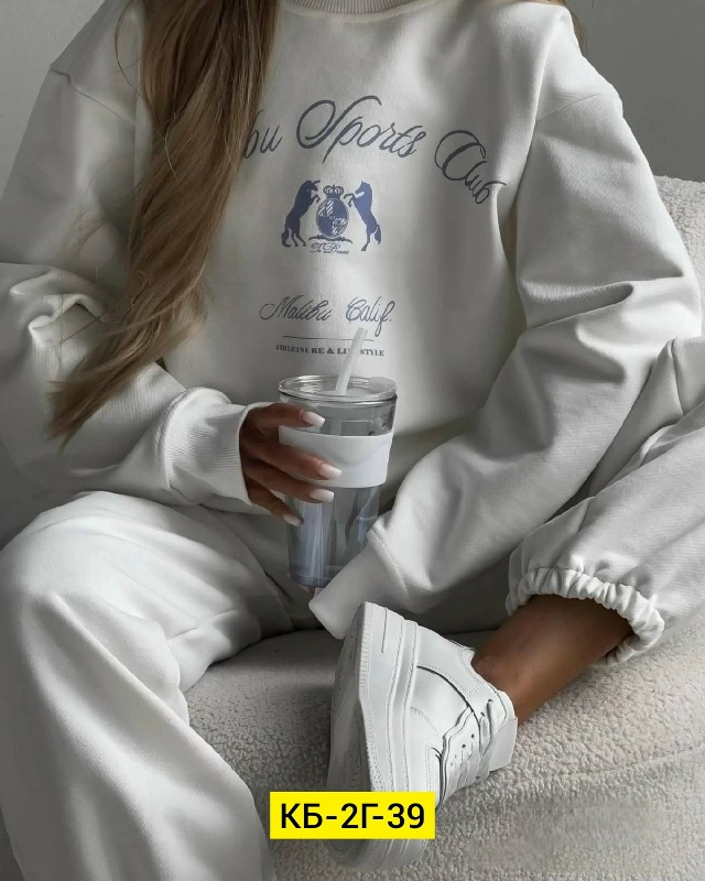 Спортивный костюм 23136279